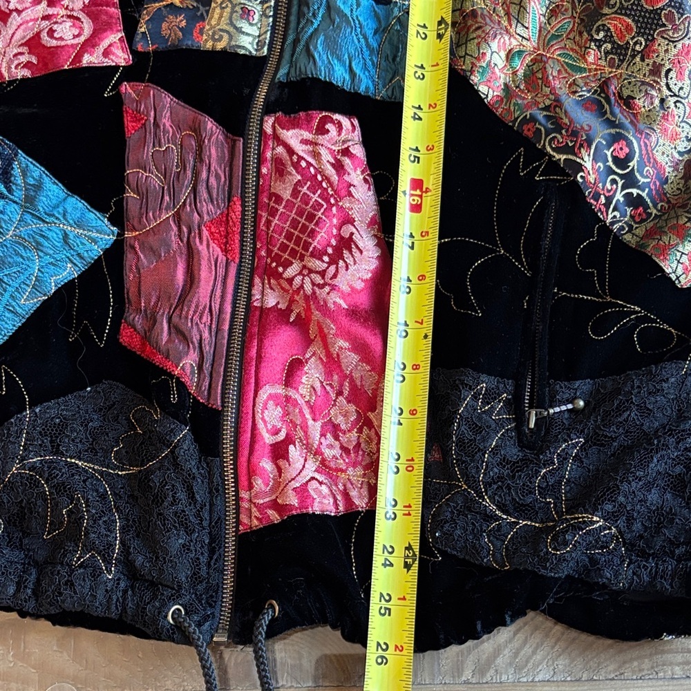 Beautiful Vintage, Eye Catching✨ Chicos Patchwork Velvet Women's Jacket 🤩 - Picture 11 of 11